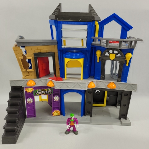 Imaginext DC Super Friends Gotham City Playset Fisher-Price C8